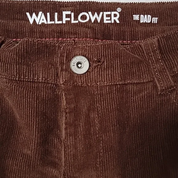 WALLFLOWER The Dad Fit High Rise Corduroy Jeans Size 11 Like New - Picture 9 of 10